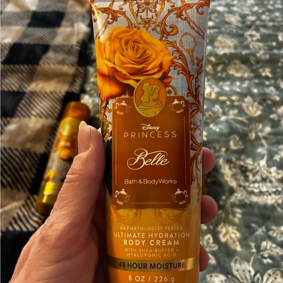 Disney Princess Belle Body Set - Fragrance -Body Cream -Body Wash - Hand Soap - Picture 2 of 5